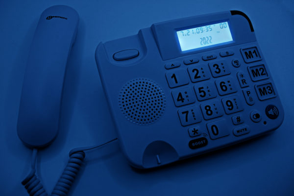 Amplified corded telephone